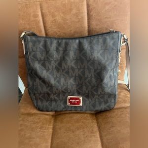Authentic Michael Kors Logo Print Jet Set Purse
